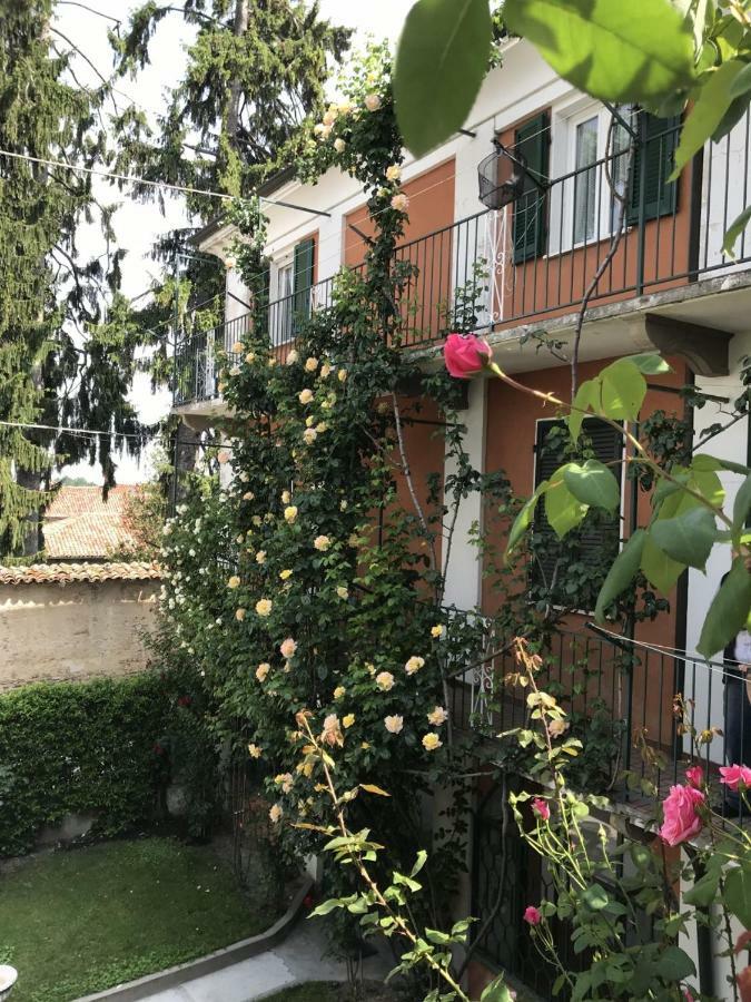 Apartamento Bed & Roses Meni La Morra Exterior foto