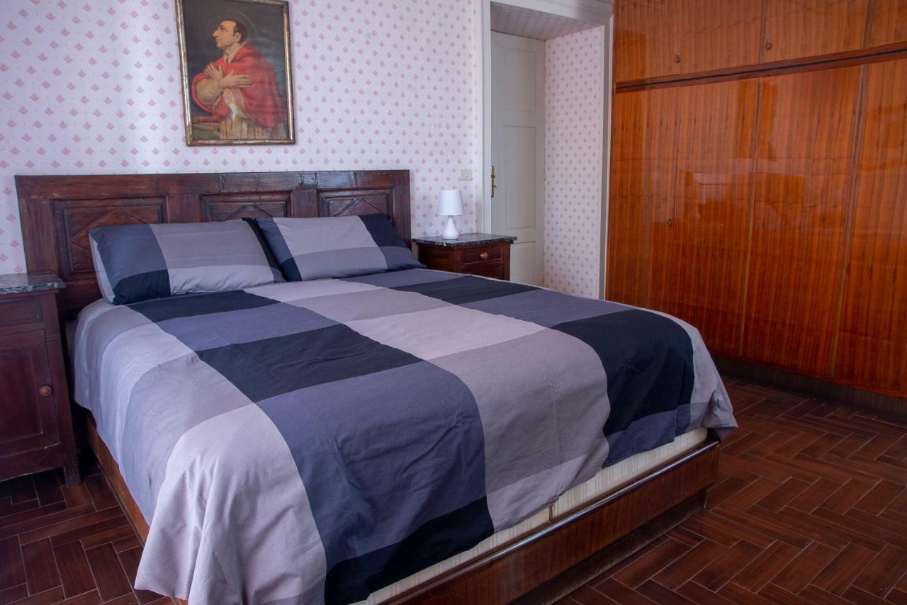 Apartamento Bed & Roses Meni La Morra Exterior foto